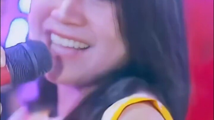 dinda teratu kasmaran