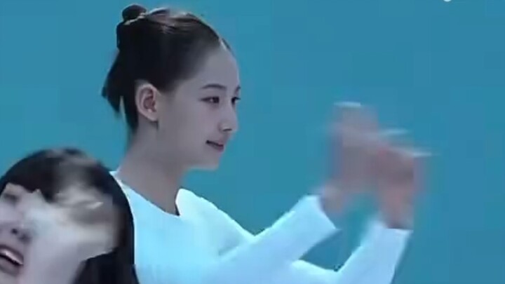 [Hot Take] The members of HYBE’s new girl group, when they dance, look like turtles without their sh
