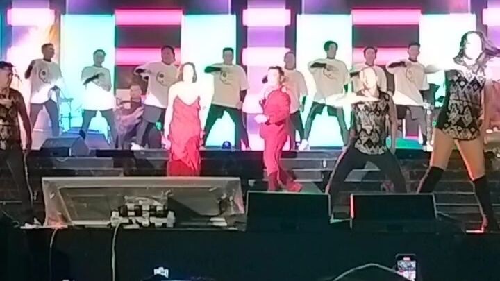 Nandito Ako Mashup by Ogie and Regine Alcasid