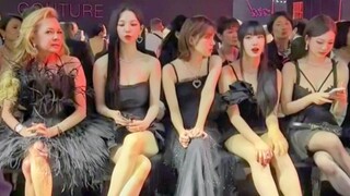 Oai quá! aespa ngồi cạnh chủ tịch Chopard xem show tại Cannes!!