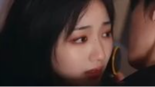 เขาเห็นฉันเป็นน้องสาวคนหนึ่ง จนกระทั่งมีผู้ชายอีกคนอยู่รอบตัวฉัน และเขาจูบฉัน: "แต่งงานกับฉัน!"