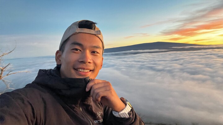 Standing on the volcano, I'll show you the sea of clouds