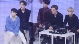 灿宝内心os:这不是给女团盖的吗？全圆佑:哥哥的爱请收好