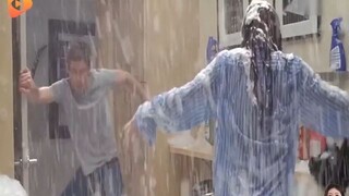 Khi Bà tổ may mắn và Ông thần xui xẻo ở cùng nhau