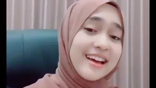 idaman mimin nih udah cantik pinter sholawat lagi🥰