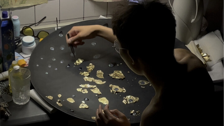 Art comes from life—peacocks are the embodiment of the phoenix. May we all rise from the ashes and b