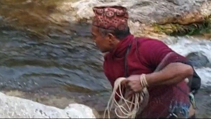 cast net fishing in Nepal | himalayan trout fishing with handmade cast net |