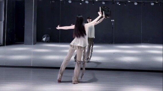 Porselen Biru dan Putih | Ya! Benar! Ini adalah versi panggung Porselen Biru dan Putih karya Jin Che