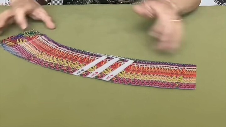 Exposed shuffling demands lightning-fast hand speed—there are hardly anyone online who can pull it o