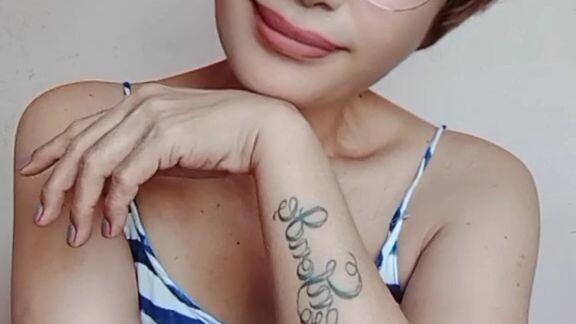 Filipina Proud Single Mom