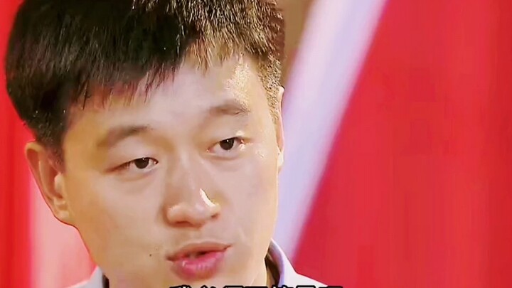 Lâm Tử Dương lên sân khấu trình bày báo cáo, bệnh viện bị sáp nhập do vụ việc thuốc giảm đau.