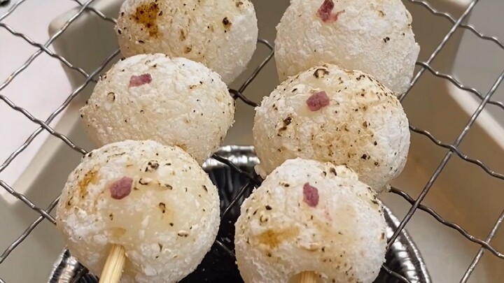 How much Japanese girls love cherry blossoms 🌸 #Japan #CherryBlossoms#