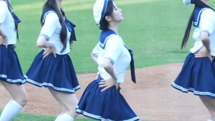 Adorably cute sailor-style Lee Ju-eun makes her debut!