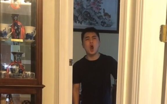 美国朋友骂他妈妈的时