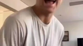 Khi bạn lỡ tay gửi nhầm biểu cảm khi trò chuyện