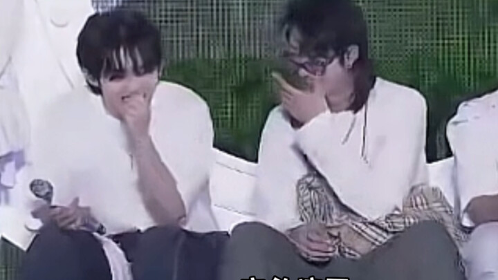While Uncle Dang was reading a heartfelt letter, his teammate was… (tl;dr: acting out my state of mi