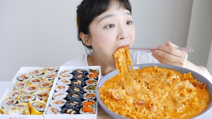 【Nado Official 中字】自制奶油火鸡中国粉条吃播 _ 和School Food紫菜卷一起吃吧☆
