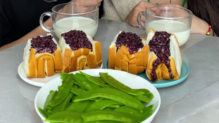 #Influencer Purple Rice Bread Is Binbin Seriously Reflecting? #Breakfast #FoodieMustHave