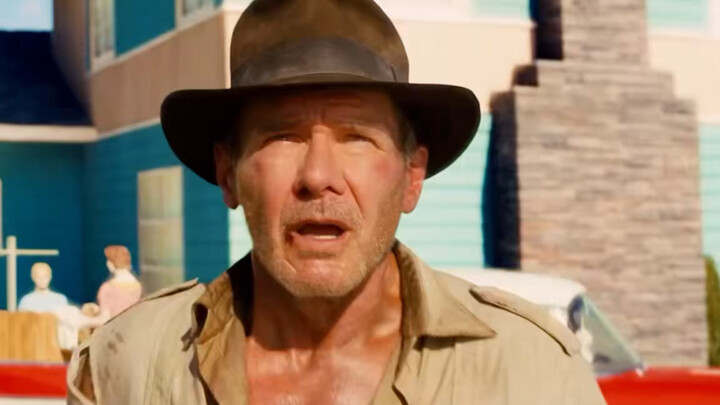 Người đàn ông chỉ dựa vào một chiếc tủ lạnh mà đã thành công tránh được vụ nổ bom nguyên tử!