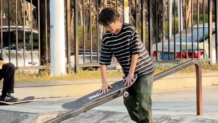 I’ve been teaching them the FEEBLE downbar move, and it’s almost driven me crazy! 🤬