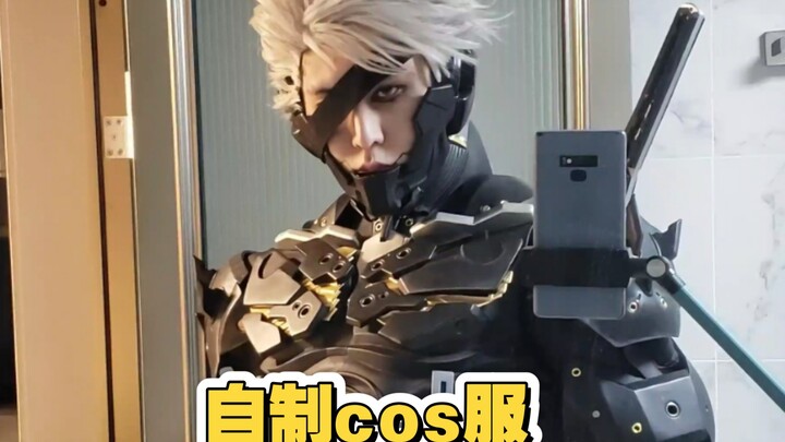 游戏区下巴最硬的男人