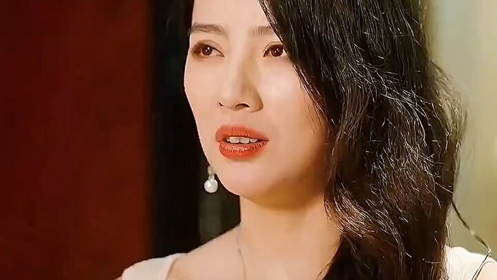 Inilah kenyataannya! Gadis itu pikir si jutawan benar-benar menyukainya, tapi ternyata ini yang sebe