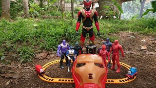 Menemukan Mainan Superhero Kapten Amerika, Power Ranger, Hulk, Kereta Mini, Tope