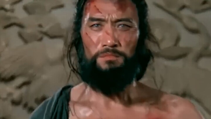 Director: I asked you to find an old man to play the sword master, not a real sword master to play t