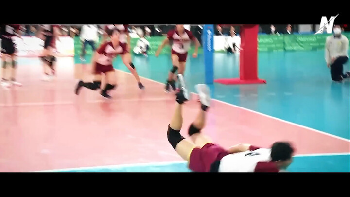 Sang penjaga langit Spring High Volleyball, penyelamatan bolanya keren banget!