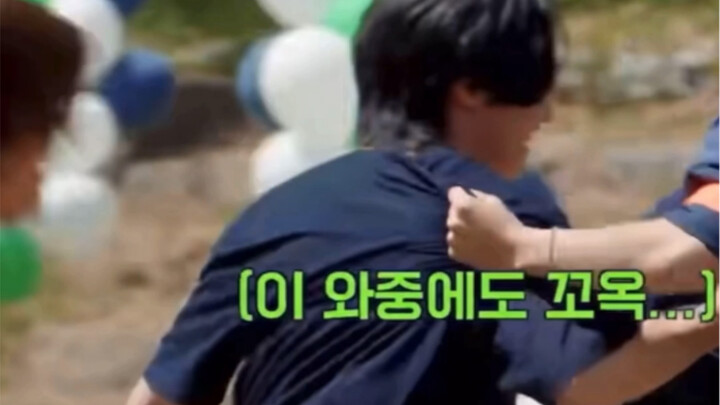 【NCT】Kun: Jaehyun… lehernya agak tercekik…