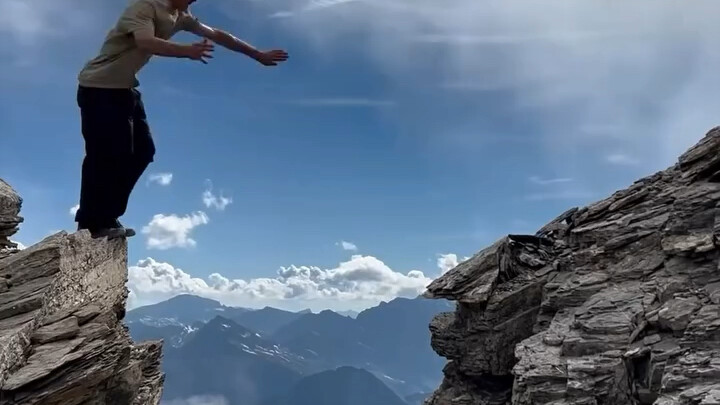 Outrageous Parkour Compilation by a Foreign Extreme Athlete