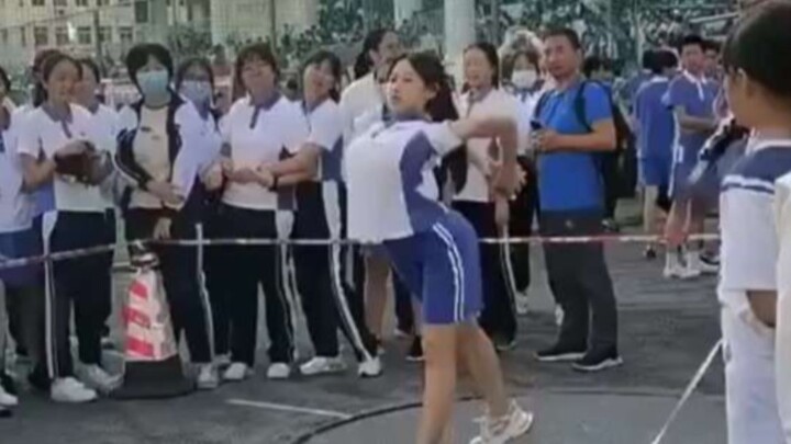 “This pose is just… insane!”