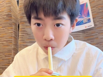 เจอเด็กแบบนี้บนรถไฟความเร็วสูงจริงๆ แล้วมันช่างน่าหงุดหงิดเหลือเกิน…#กัวเฮ่อซวน#กิจวัตรประจำวันของพี