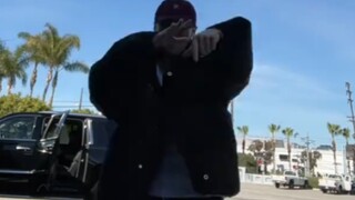 إكيندي، تألقي تحت السماء الزرقاء والغيوم البيضاء! 👊👊