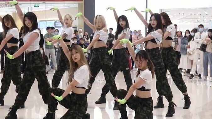 [Girls' Generation] Catch me if you can'Iron-blooded Female Soldiers' Super Restored Roadshow/Random