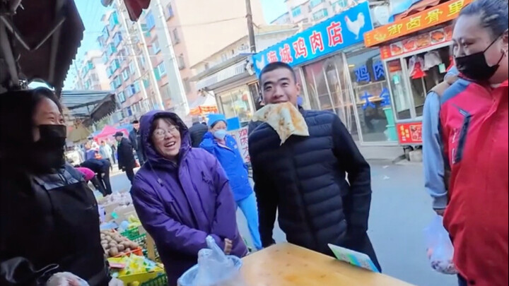 Một tiệm bánh ăn sáng, thế mà bị ông chủ biến thành trạm thu phí tự động!