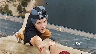 تسلق منفردا؟