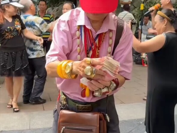 Cyber Profiles Ep 11: “Mr. Cash-Flinger” — Still a Tightwad, Still Liuzhou’s Richest Man   Hailing f