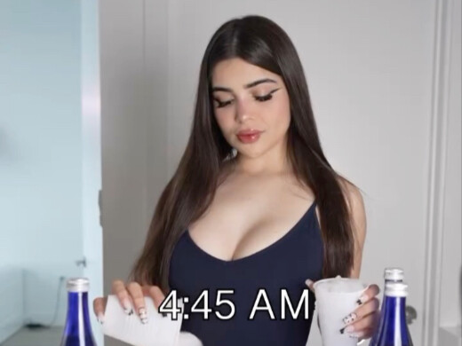 The Most Stunning Episode Yet! A Day in the Life of a Sexy Foreign Influencer模仿