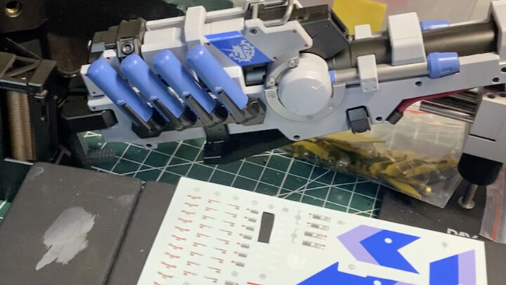A full-time OEM in Chongqing Model Studio