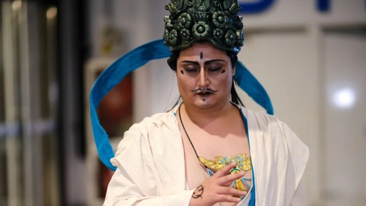 Cosplay Linh Cát Bồ Tát chủ đề phản ứng tổng hợp hạt nhân