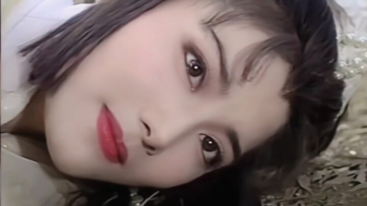 Beautiful and good at fighting, this is what I imagine the heroine of a martial arts drama to be!