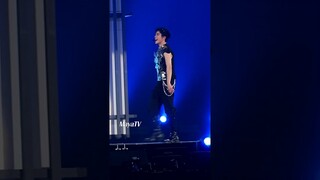 มัมมี่ขิตละ #โฟร์ท แขนขวาสักคุณหนู แขนซ้ายสัก #เจมีไนน์ ในงาน #GFRunTheWorldConcertD1 #เจมีไนน์โฟร์ท