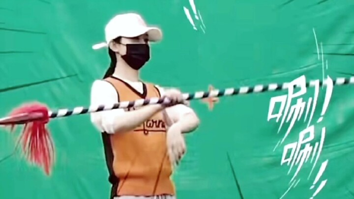จ้าวลี่อิ่งไปฝึกใช้กระบองดอกไม้จริงๆ แล้ว!!!