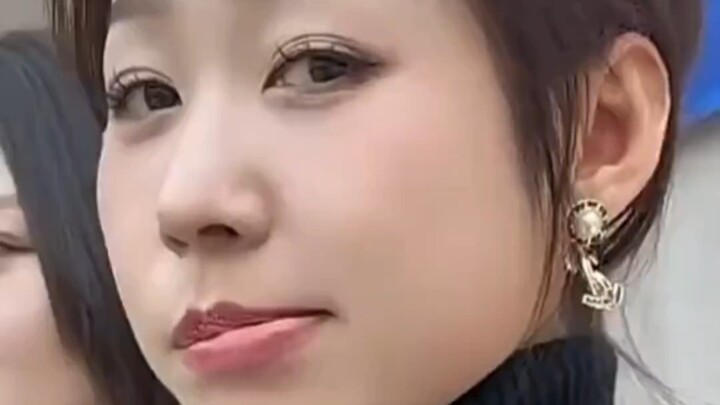 ⚡️อย่าจ้องฉันตาแป๋ว ฉันจะเขินนะ!