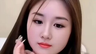Look at the beauty and graceful demeanor of the twelve golden flowers of Evergrande Song and Dance T