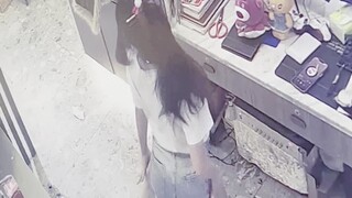 Editor tarian 9,9 saat siaran langsung menari oleh petugas jaringan saat bekerja! Benar-benar berbak