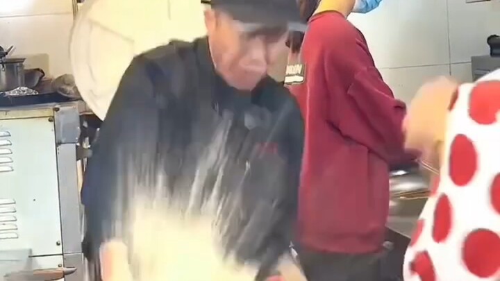 Điển trung điển – Đầu bếp nóng nảy