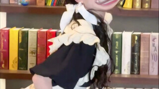 Funny! Haha, when I was a kid, I was about this big when I stole my mom's clothes #刘格格