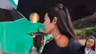 [Bo Jun Yi Xiao] Unbelievable! Er Gou's behind-the-scenes footage is getting more and more complete!